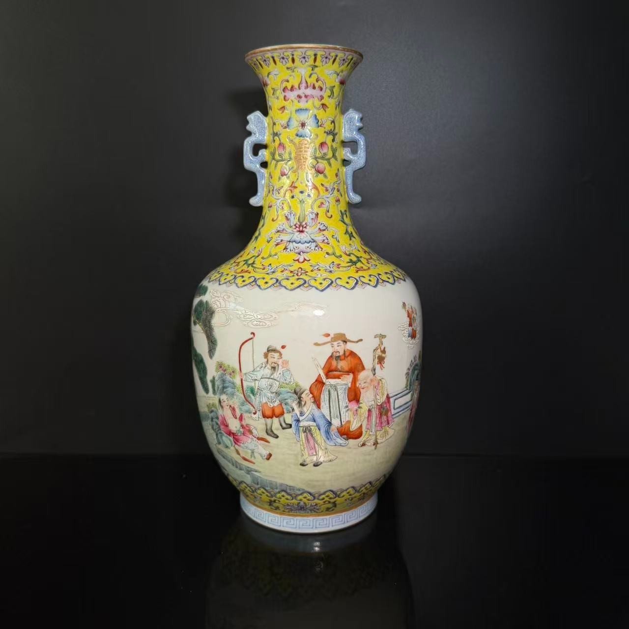 Lot41-粉彩八仙双耳瓶-嘉庆年制款H:32cm-LF12090060001055