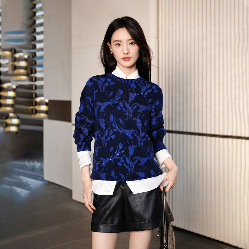 EP雅莹蓝标系列丨绵羊毛圆领宽松针织提花毛衣 2025早秋新款9529A