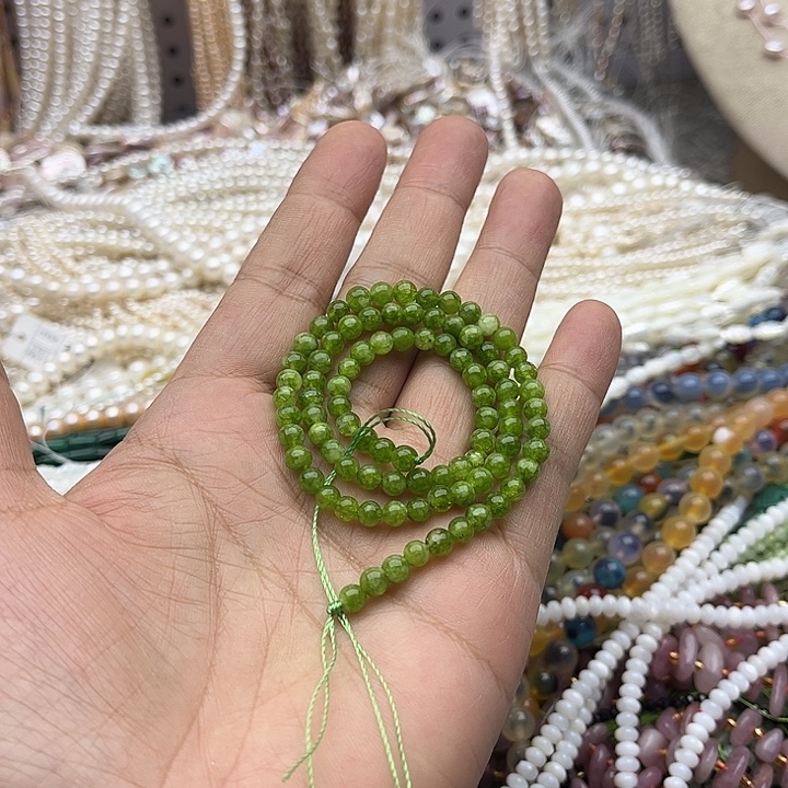 玛瑙/玉髓未镶嵌珠宝半成品一条4mm左右