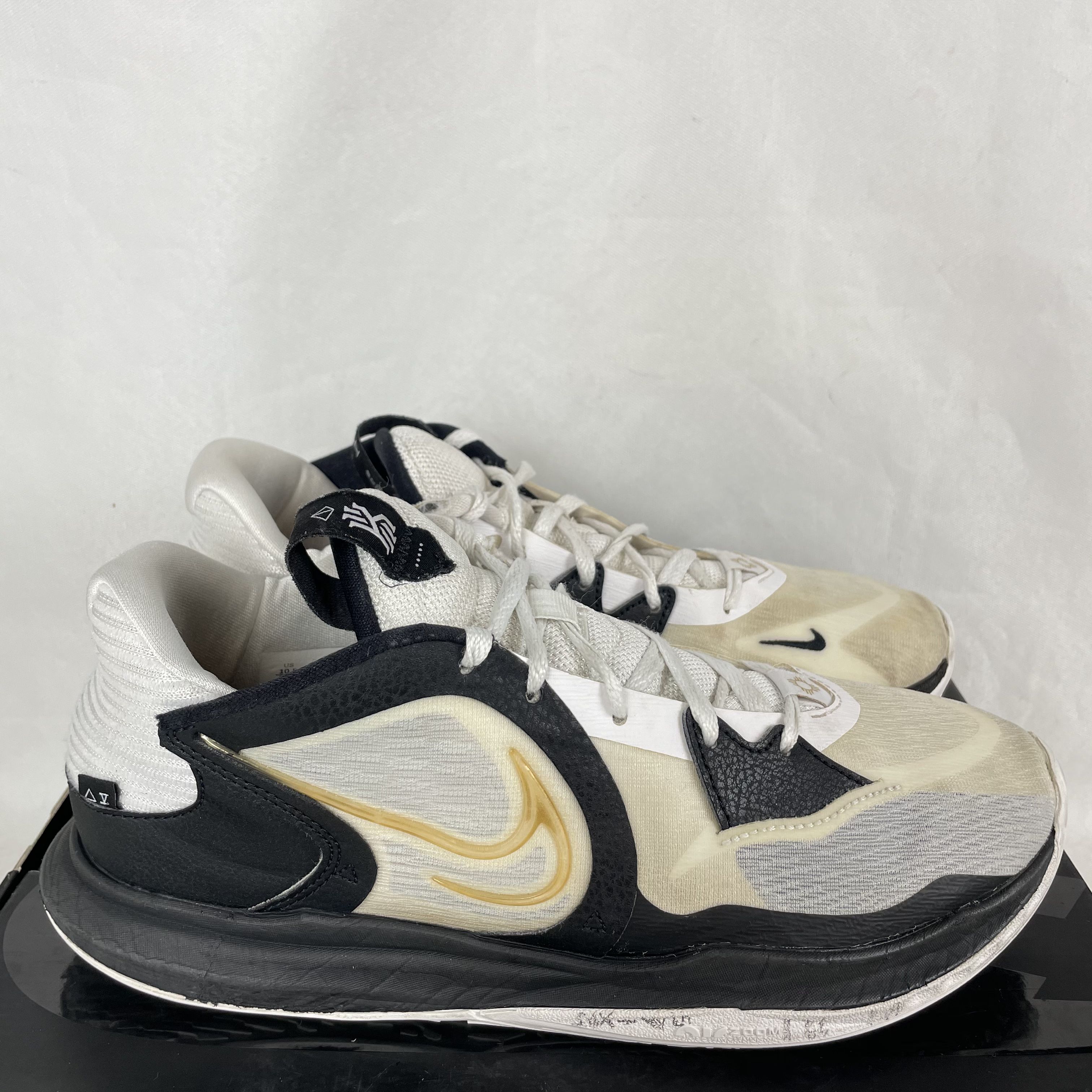 95新 maje 44.5码 欧文Low5 鞋帮破损 篮球鞋 白色 无盒