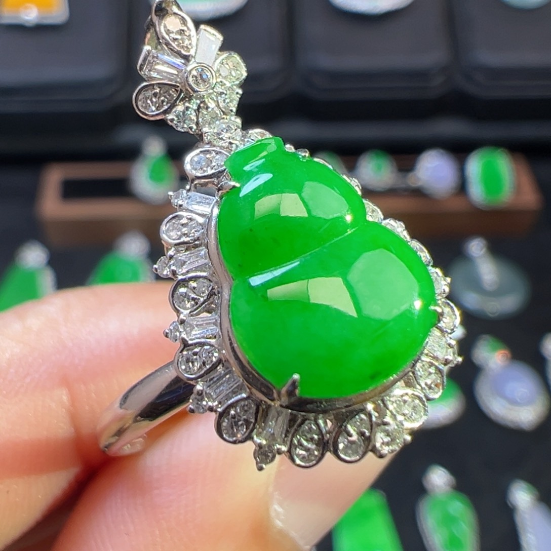 翡翠颈饰18K金镶嵌收货48小时鉴赏期