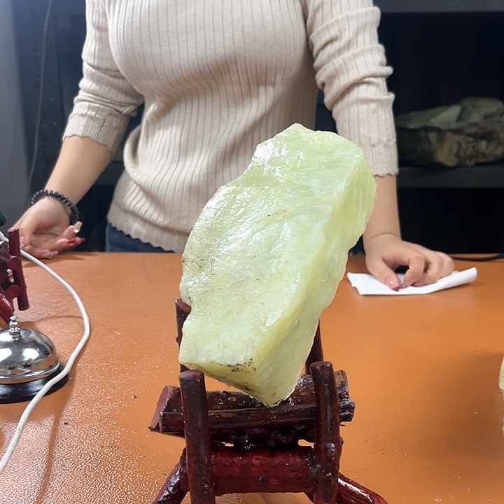 蛇纹石玉原石未镶嵌お****11