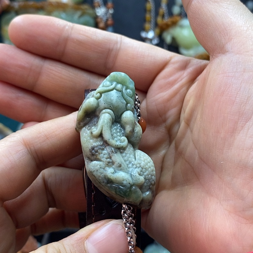 【闪购商品】蛇纹石玉手牌未镶嵌