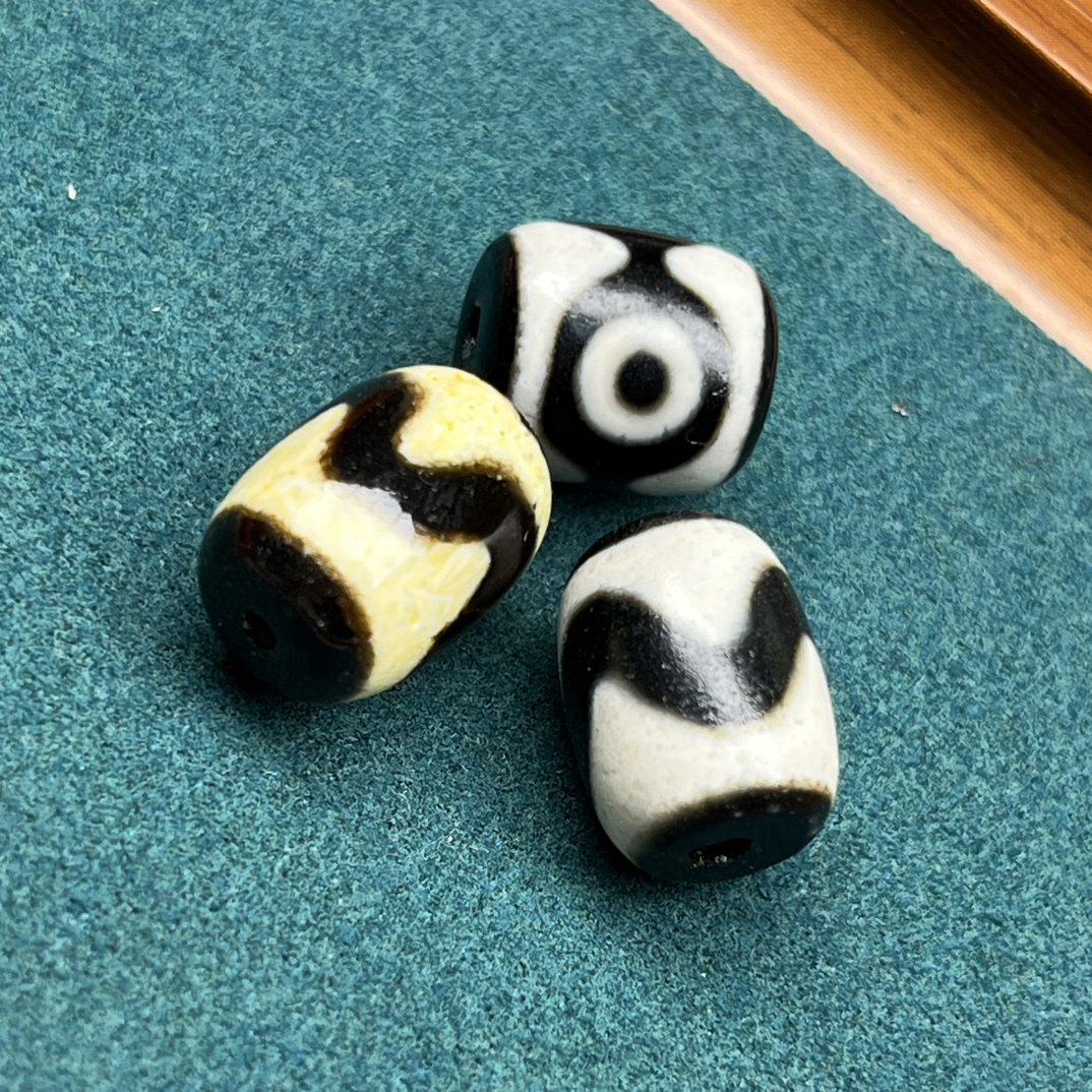 天珠三眼虎牙黑白玛瑙天珠尺寸13×11手工散珠配饰