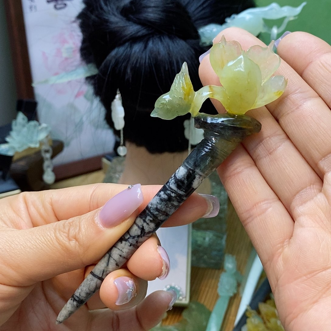 蛇纹石玉发簪未镶嵌