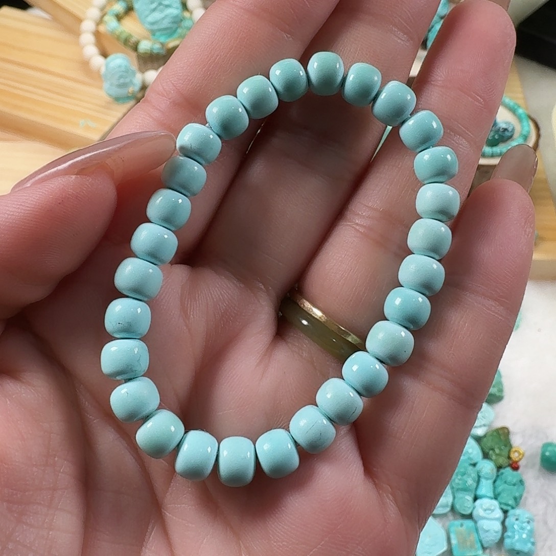 独***女绿松石未镶嵌颈饰