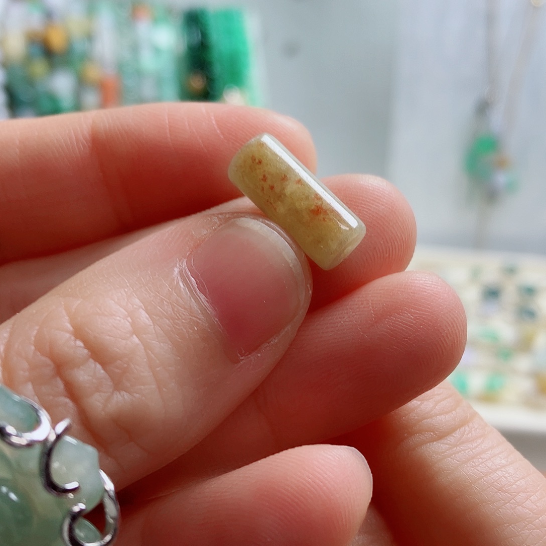 翡翠未镶嵌颈饰04卡6