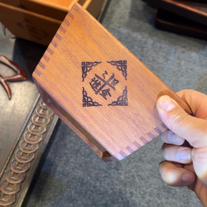 非洲紫檀（红花梨）