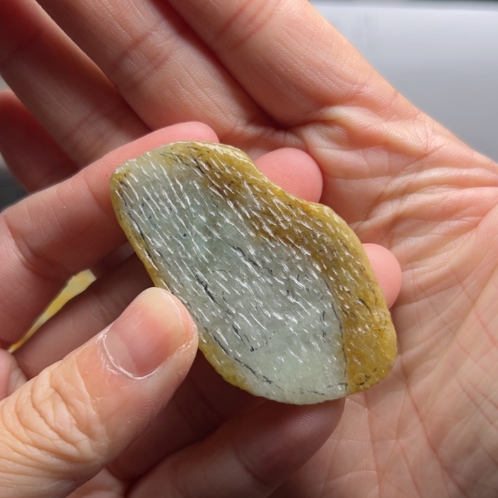 翡翠颈饰未镶嵌毛料