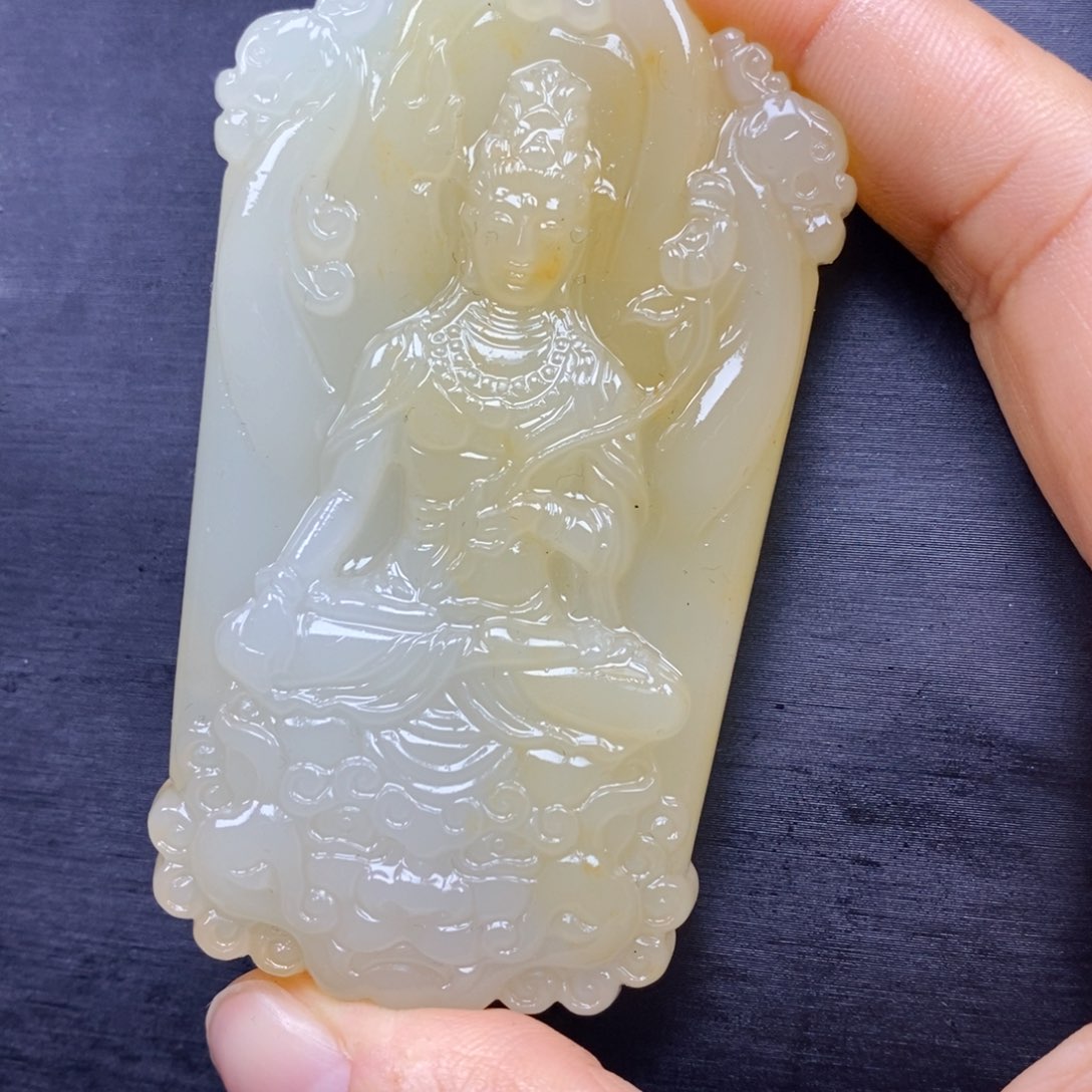 石英质玉颈饰未镶嵌