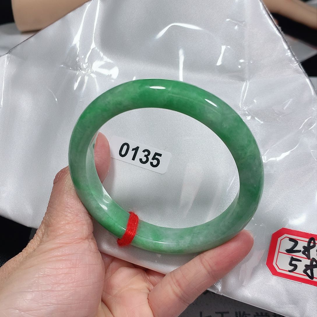 翡翠手镯未镶嵌天然缅甸A货翡翠手镯