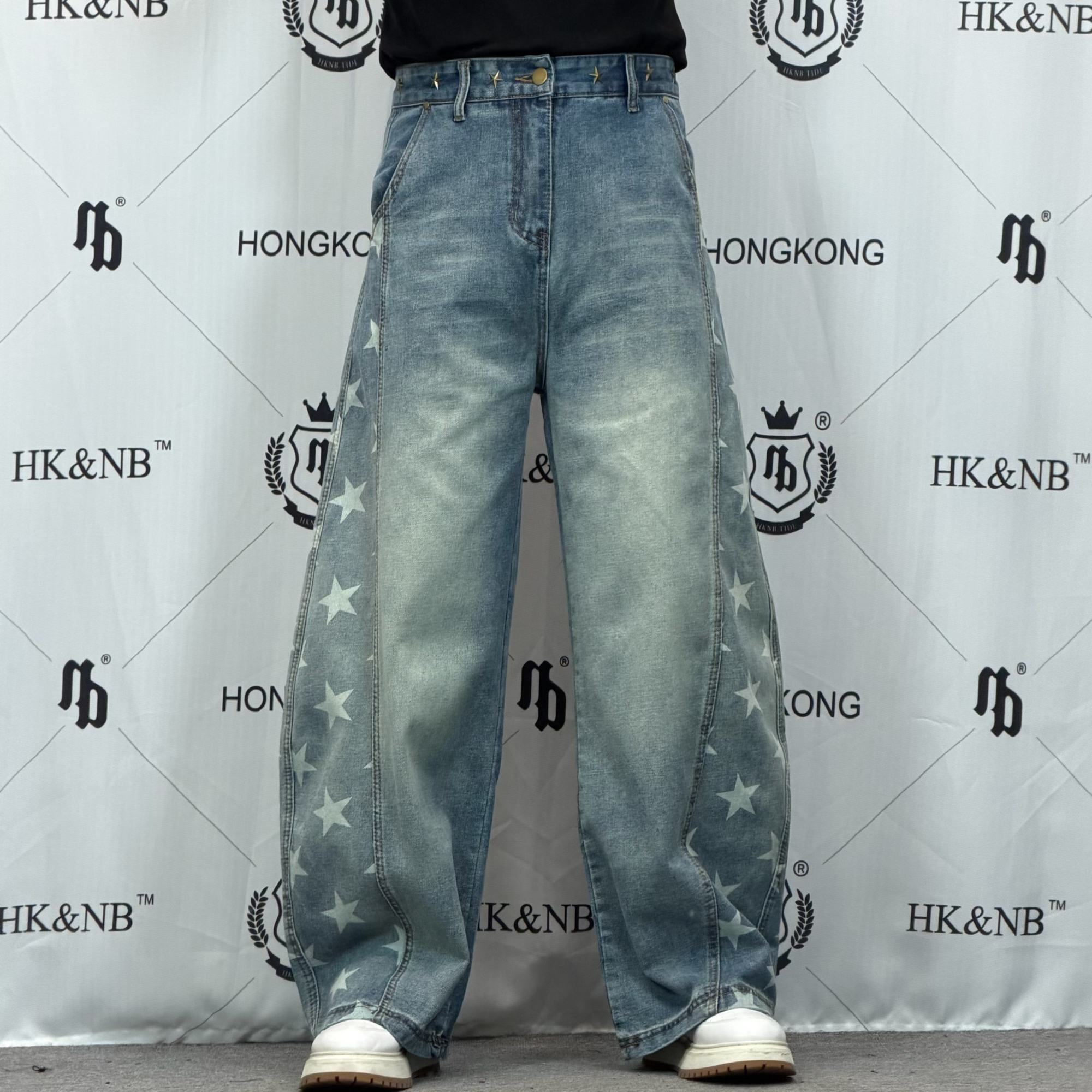 HK&NB x 行走的艺术家 四季高街五角星金属宽松弯刀阔腿牛仔裤