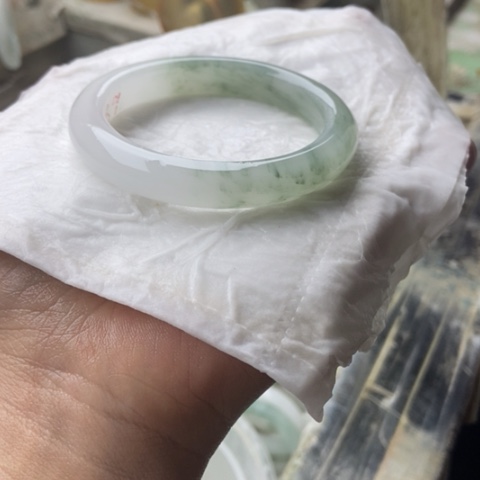 石英质玉手镯未镶嵌转****?加工定制