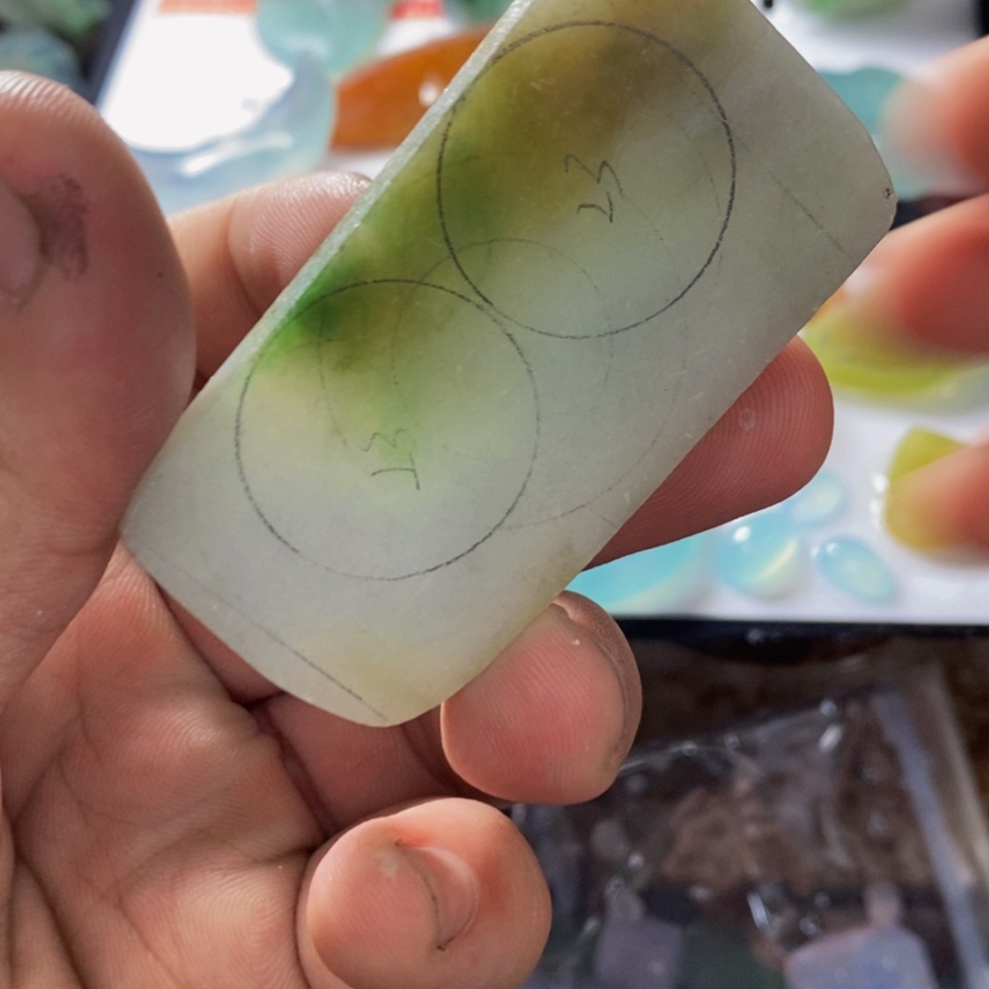 柠***萌翡翠未镶嵌挂件定制