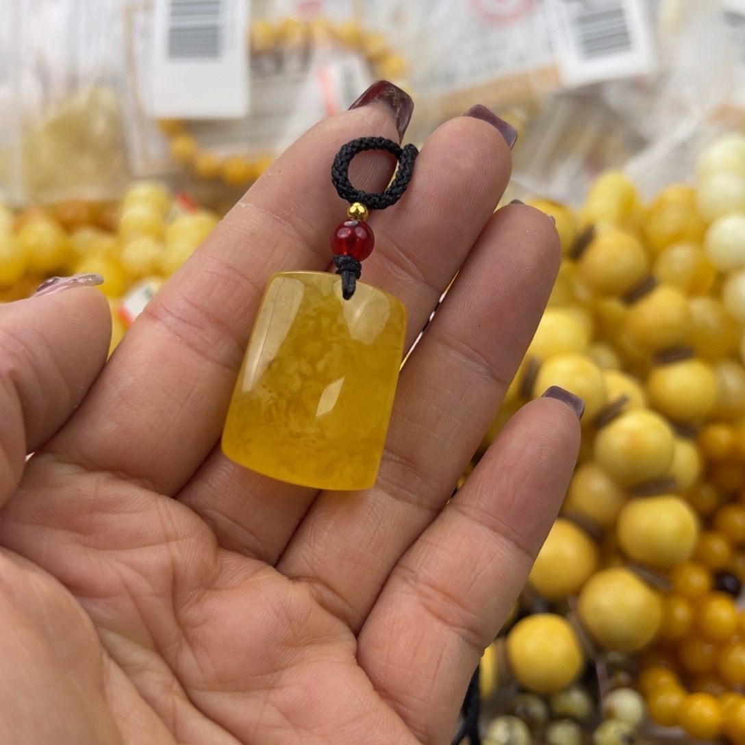 琥珀珠宝奇石未镶嵌