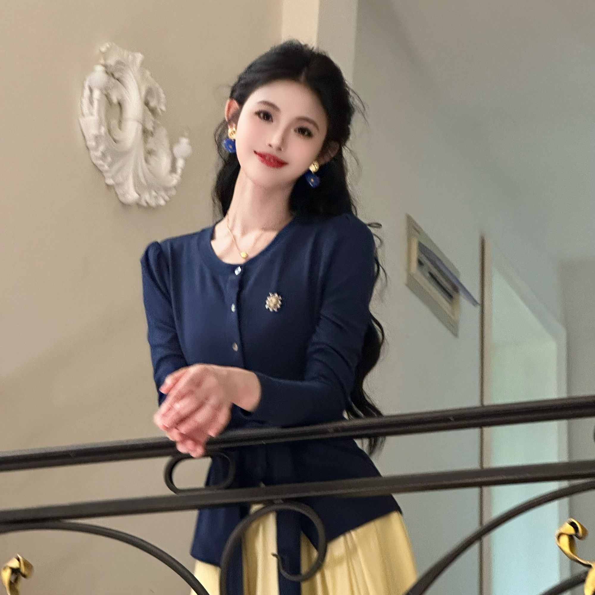 拉夏贝尔/25秋季新法式轻奢气质百搭显瘦轻熟上衣+半裙 00120 YQJ