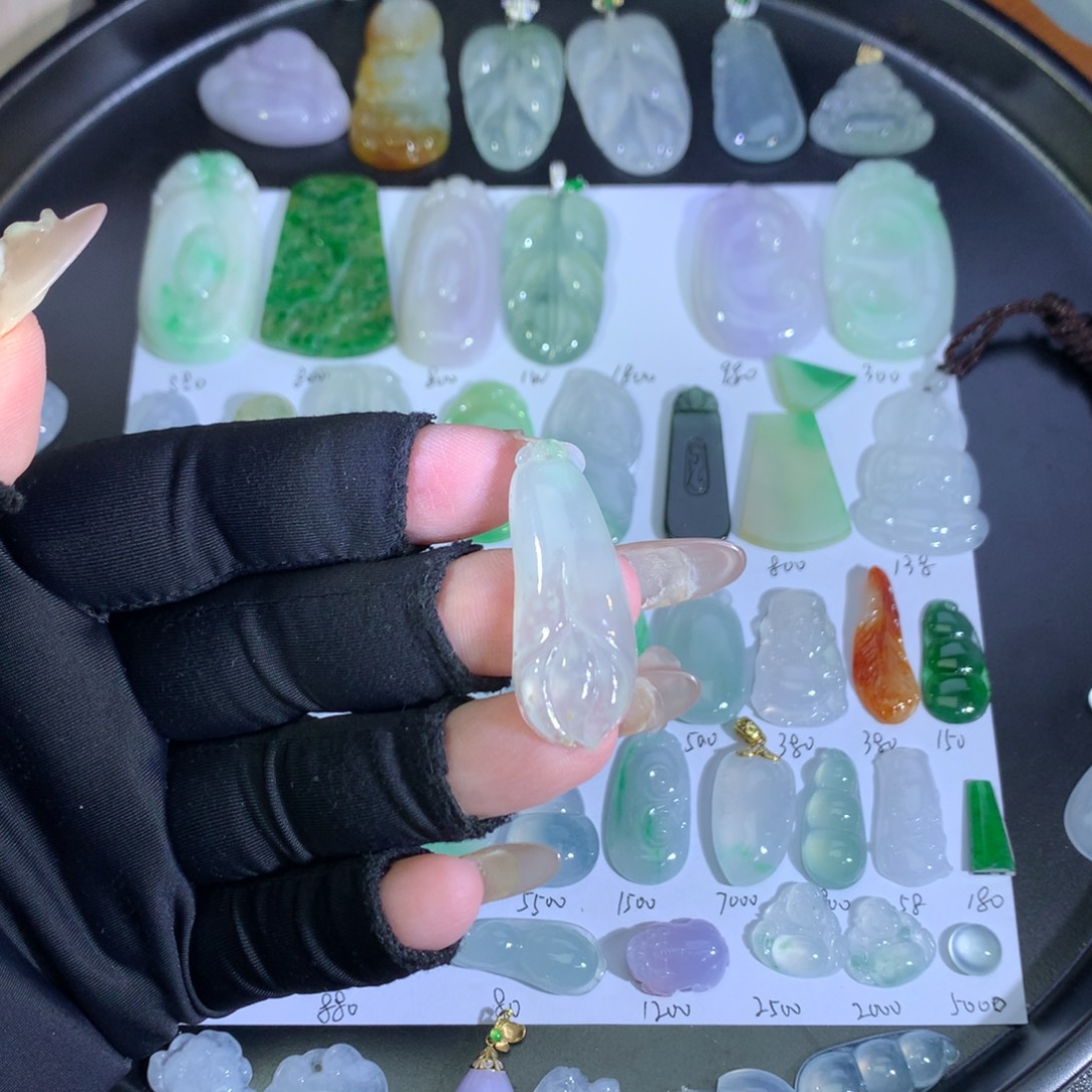 翡翠未镶嵌吊坠(不含链)玉兰