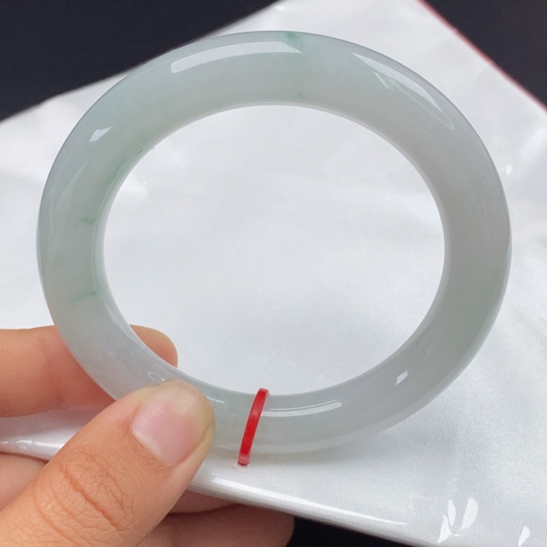 翡翠手镯（圆镯）未镶嵌