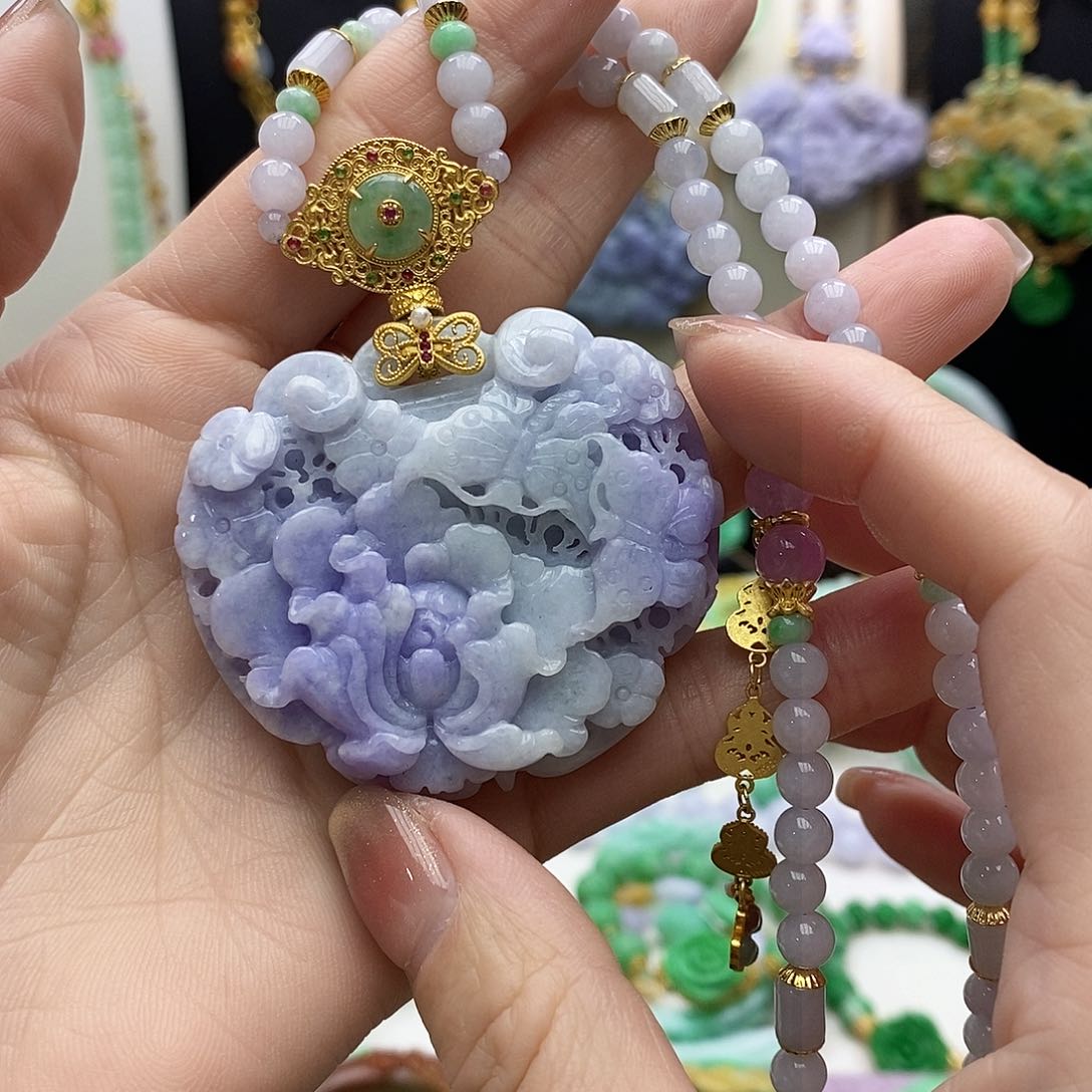 翡翠颈饰未镶嵌天然