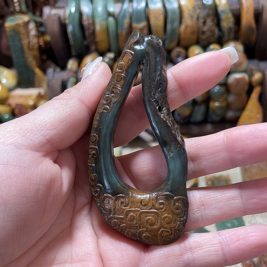 岫岩河磨玉（透闪石质玉）挂件未镶嵌