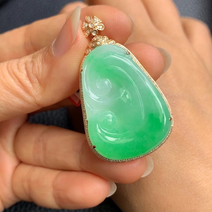 翡翠吊坠(不含链)18K金镶嵌