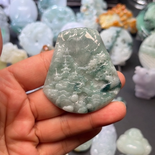 翡翠未镶嵌颈饰翡翠