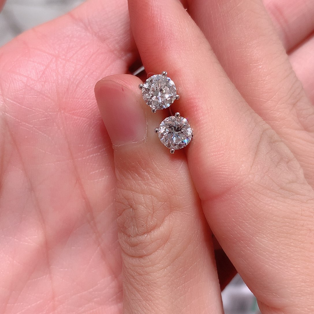 实验室培育钻石耳饰18K金镶嵌羽*