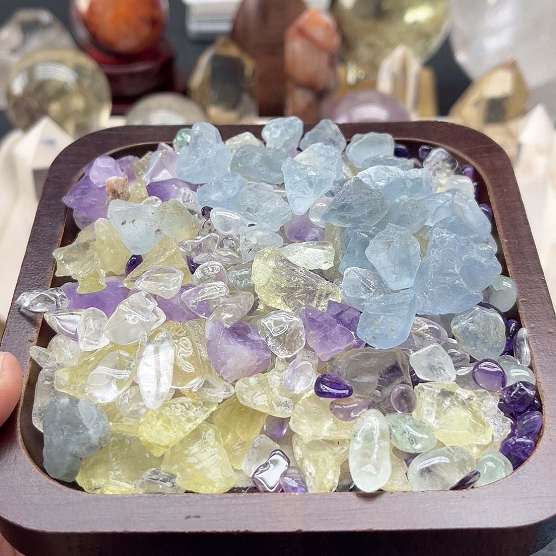 水晶珠宝半成品未镶嵌20 紫水、黄水、白水、蓝晶、幽灵（一盘）