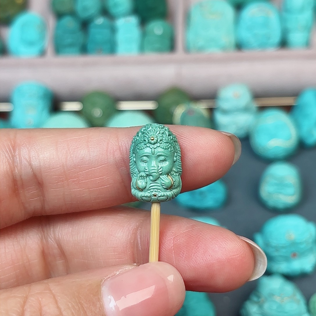 绿松石配饰未镶嵌