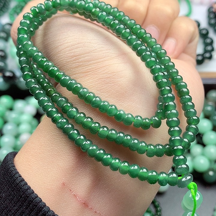 翡翠颈饰未镶嵌项链