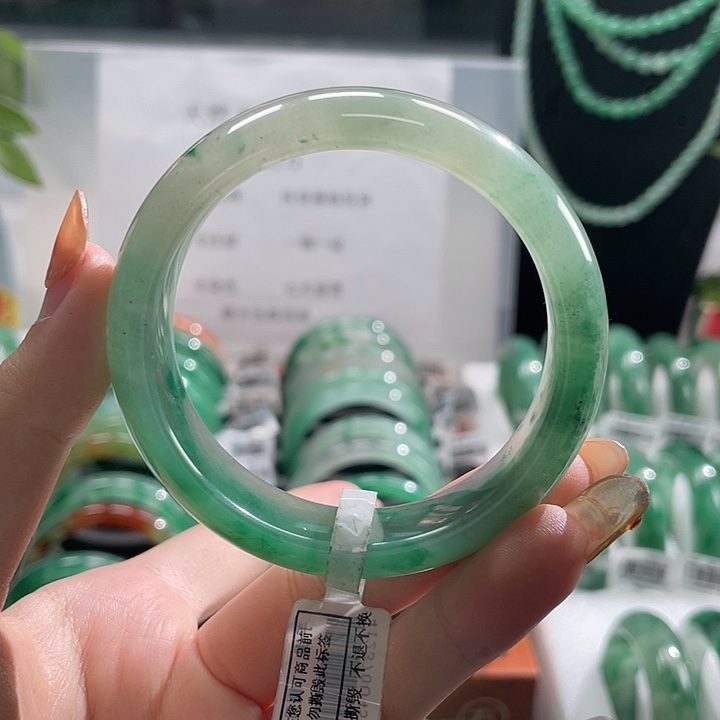 石英质玉未镶嵌手镯天然A货非洲翠手镯