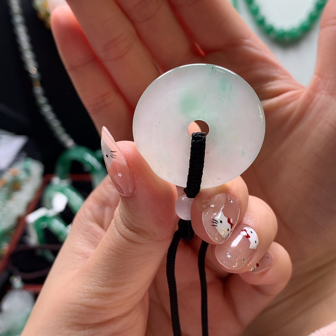 便***天石英质玉未镶嵌吊坠