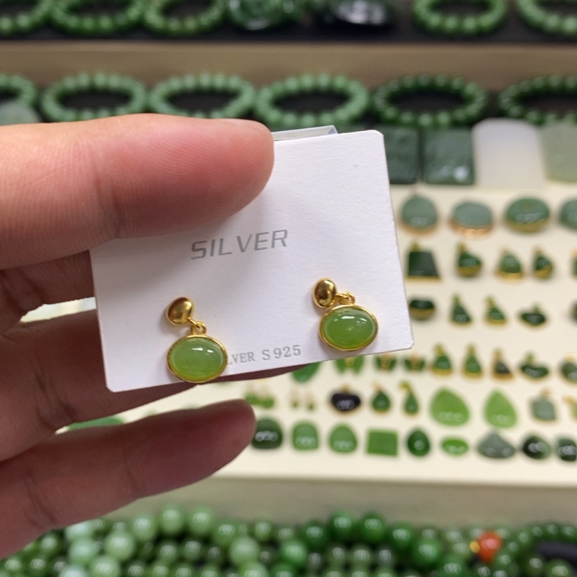 【闪购商品】银S925镶嵌和田玉（碧玉）耳饰