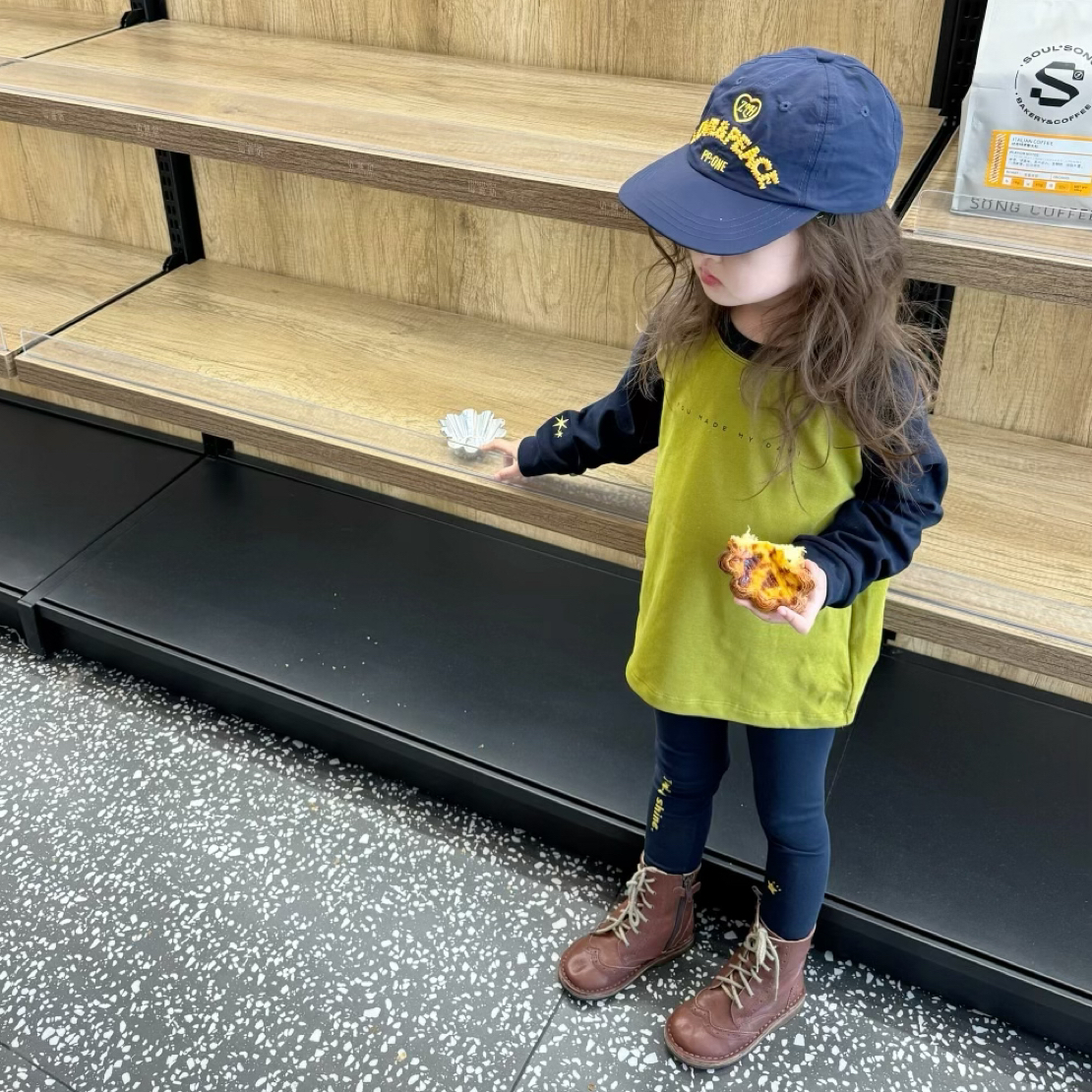 小思家2025年秋季新款女童插肩袖拼色中长款T恤打底裤伞兵裤套装