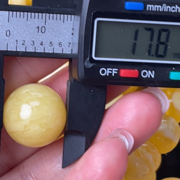 蜜蜡未镶嵌裸石微瑕206