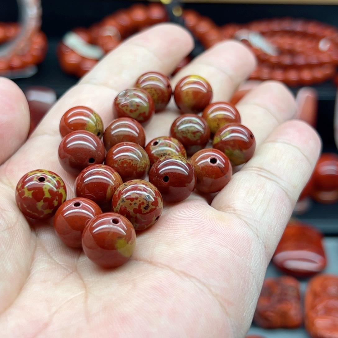 南红玛瑙配饰未镶嵌志**得