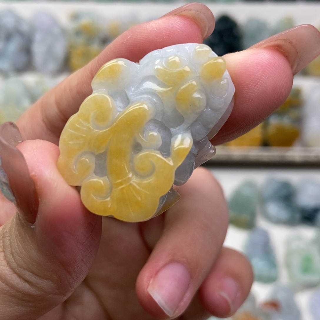 翡翠吊坠(赠链)未镶嵌