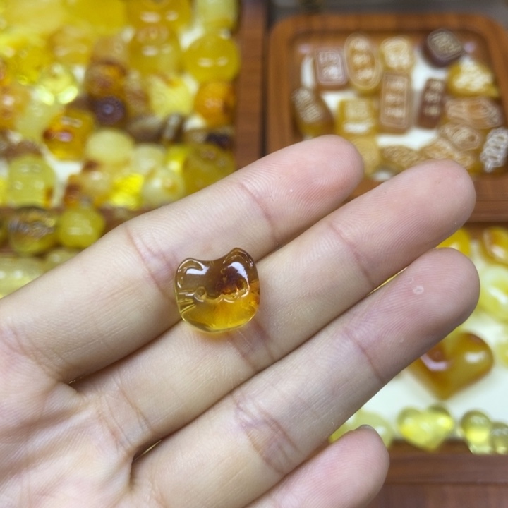 橄榄核吊坠小猫头111