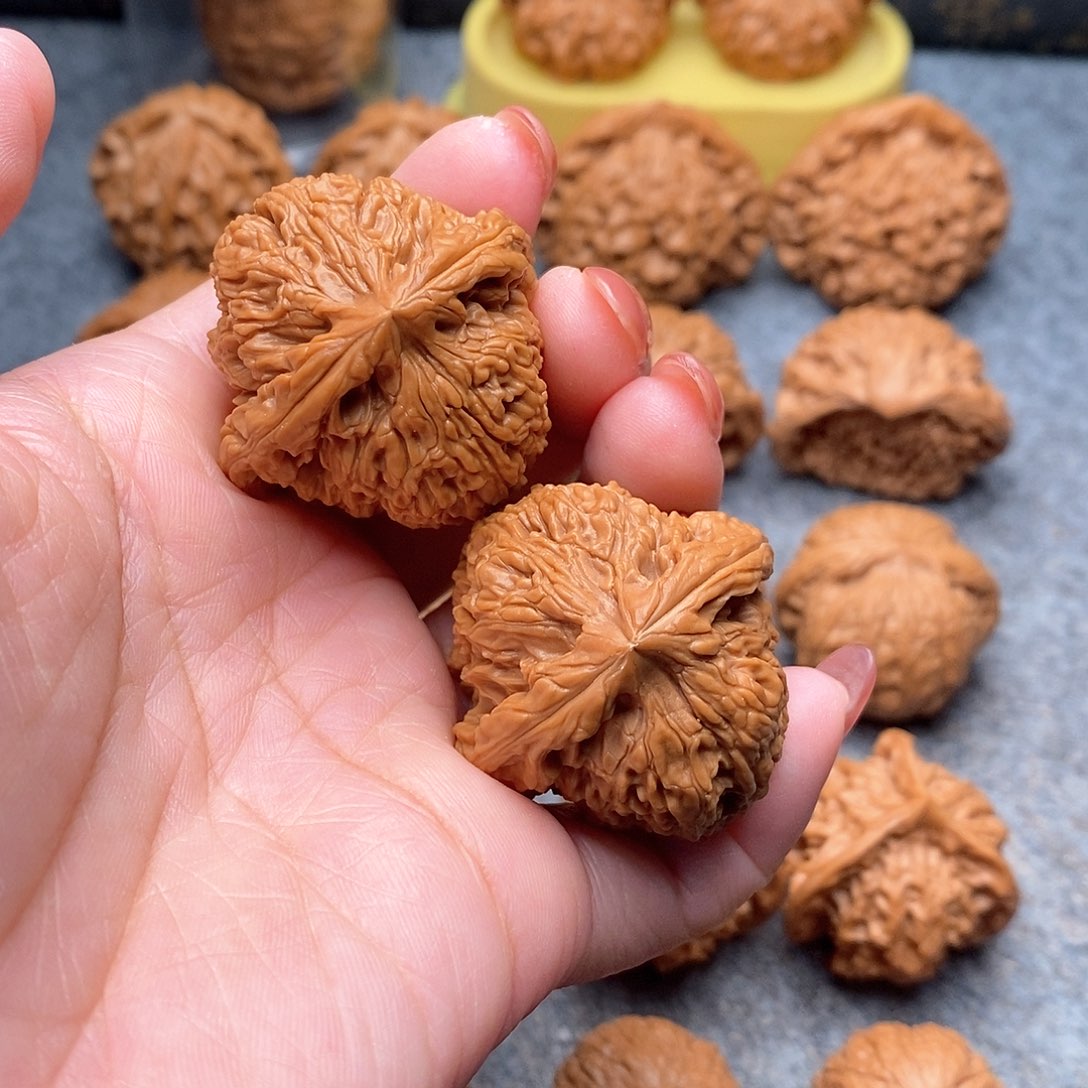 文玩核桃把件精品南疆石39全品