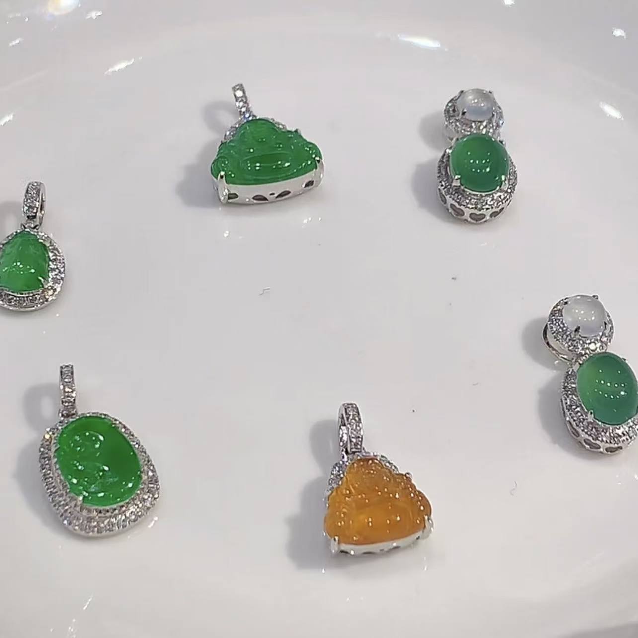  18K 翡翠A货翡翠吊坠 LF 团购  多样性发其一