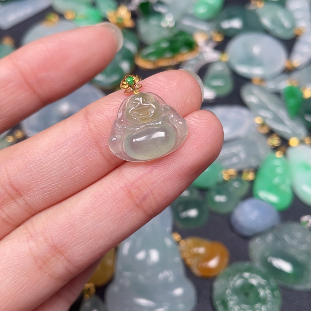 翡翠颈饰18K金镶嵌翡翠