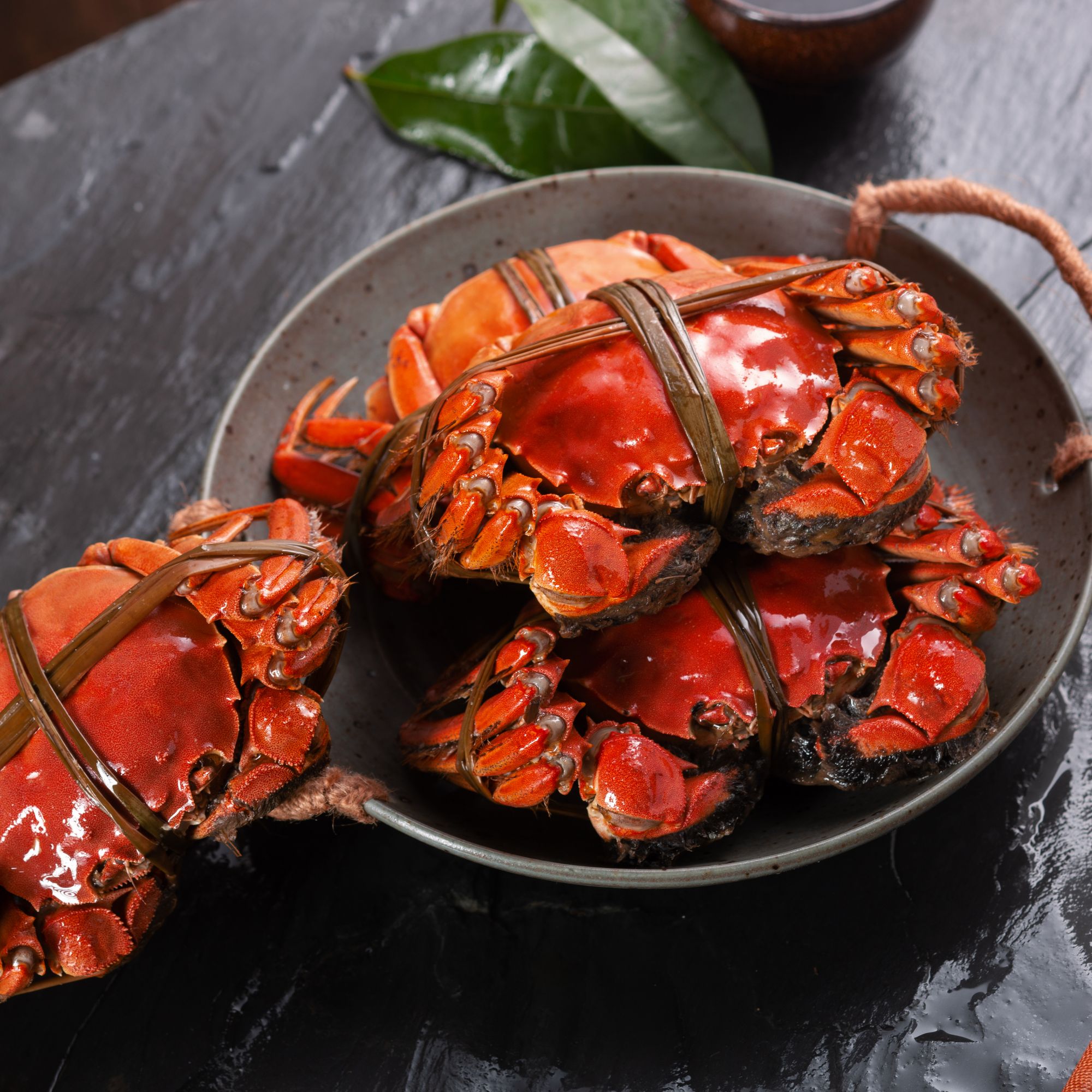 【活蟹现发】江苏精品大闸蟹 公3.5-3.2母2.5-2.2两 对半 到手6/8/10只