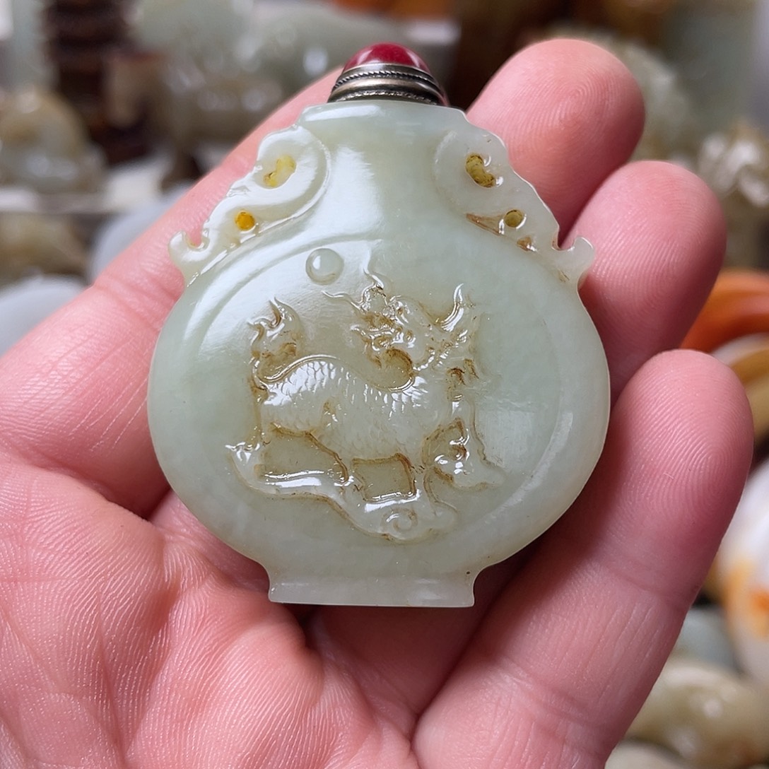 反***英和田玉未镶嵌颈饰