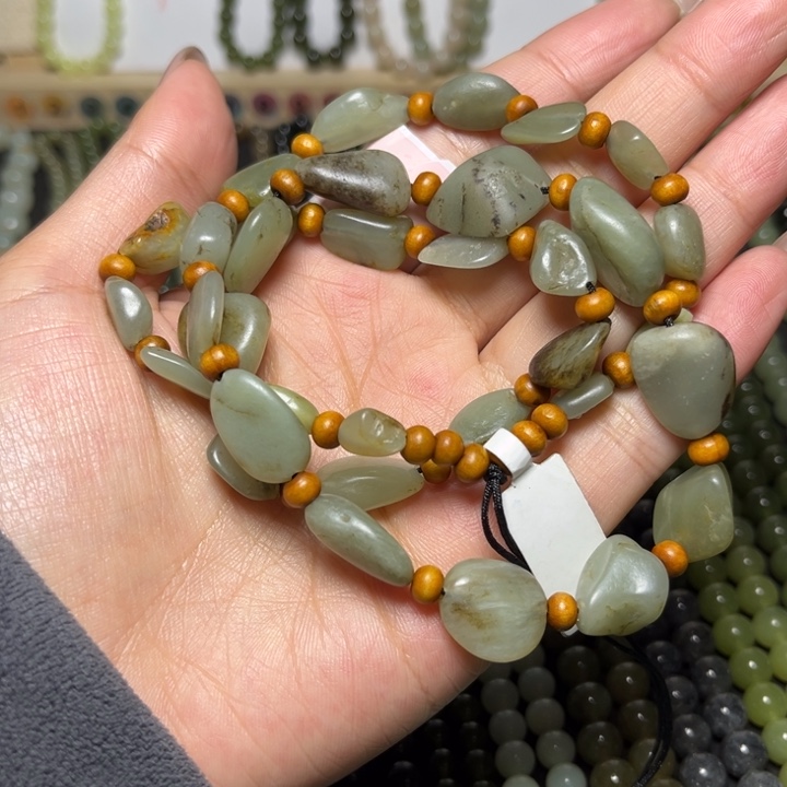 和田玉颈饰未镶嵌