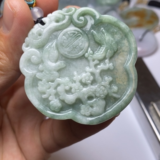 翡翠未镶嵌颈饰翡翠