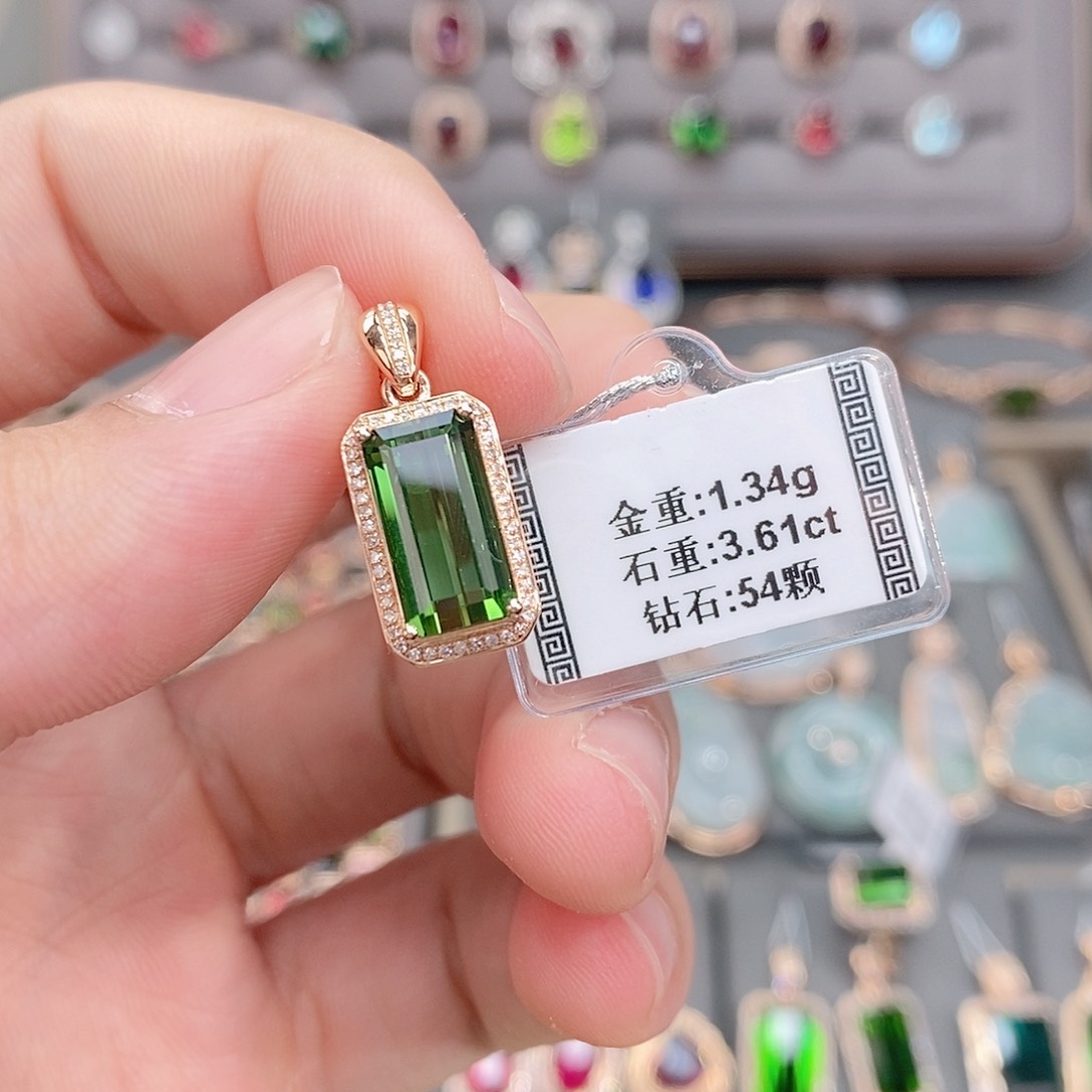 颈饰18K金镶嵌碧玺3.61