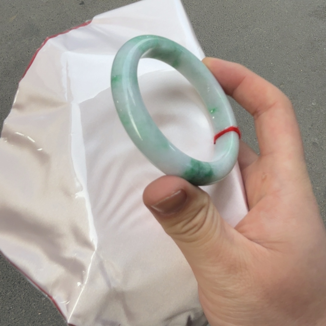 翡翠未镶嵌手镯飘翠翡翠