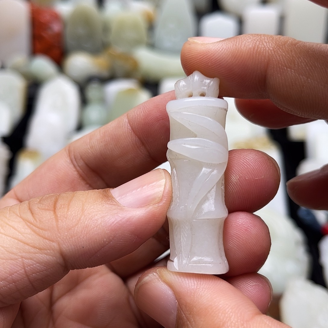 和田玉颈饰未镶嵌