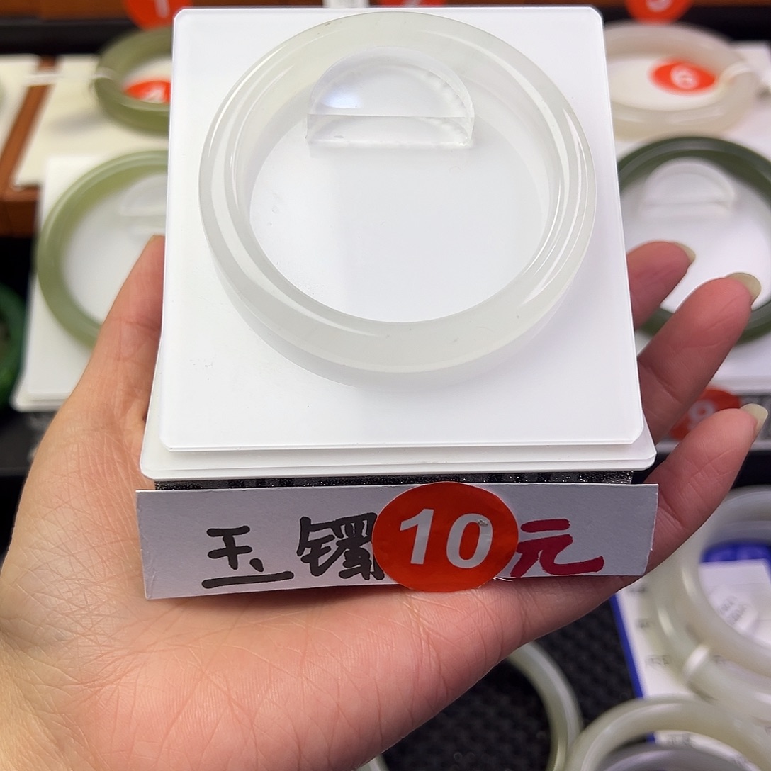 石英质玉未镶嵌手镯