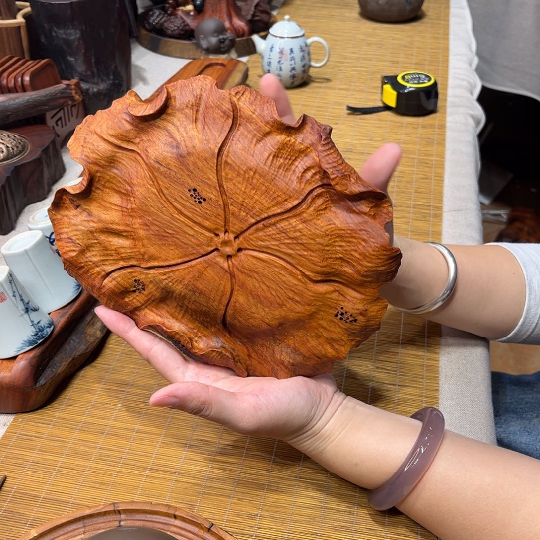 33号花梨木荷叶壶承